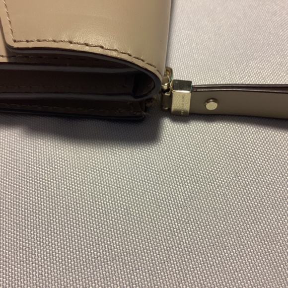 Michael Kors wallet beige gold snaps unisex neutral New CLOSET CLEARANCE PRICE - Picture 7 of 7